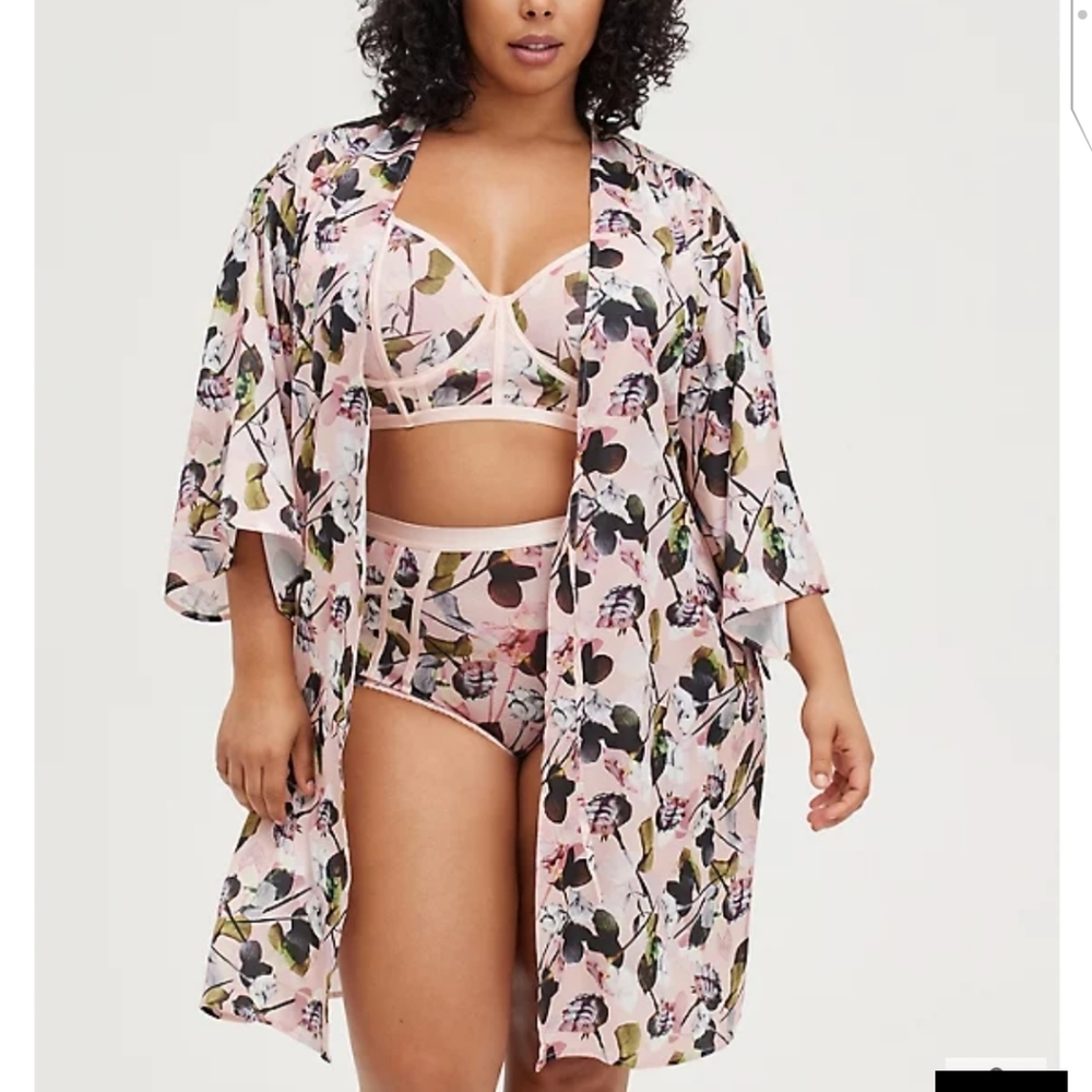 🆕🌺 1X/2X SATIN PINK ROSES SELF TIE MIDI ROBE🌺 - Picture 4 of 7